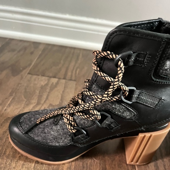 Sorel
Women's Blake Waterproof Block High-Heel Booties - Picture 6 of 11